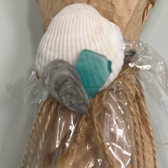 Seashell and Starfish Coastal Arrangement - Picture 7 of 12